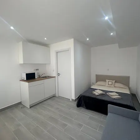 Travellers Guest house