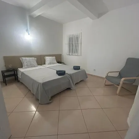 Travellers Guest house *