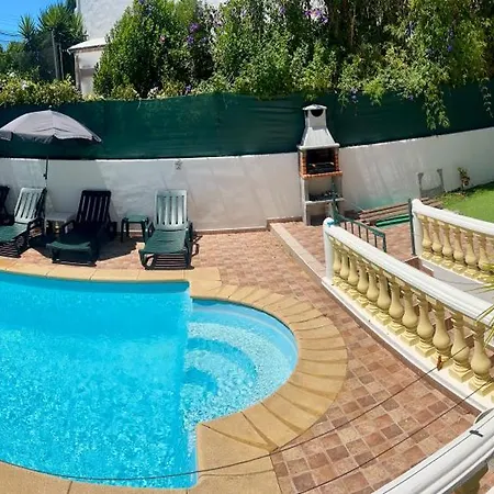 ゲストハウス Travellers