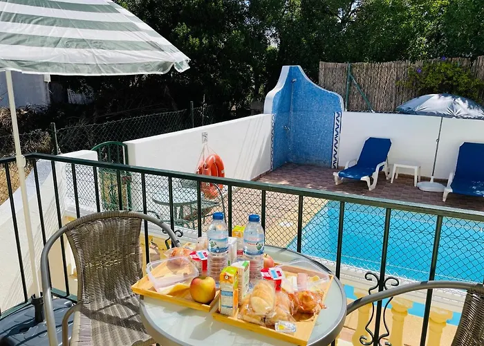 Travellers Πανσιόν *