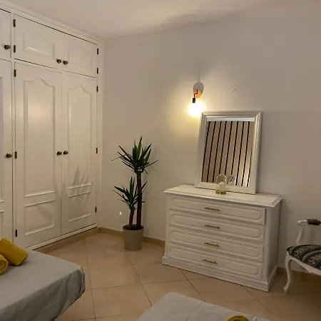 Гостевой дом Travellers *