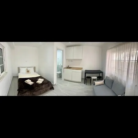 בית הארחה Travellers לאגוּ‏ש